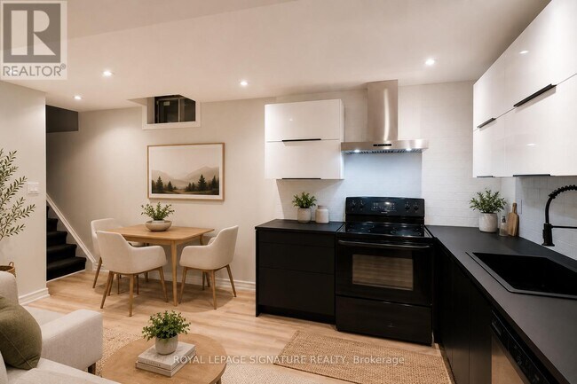 Photo - 75 Rockwood Crescent
