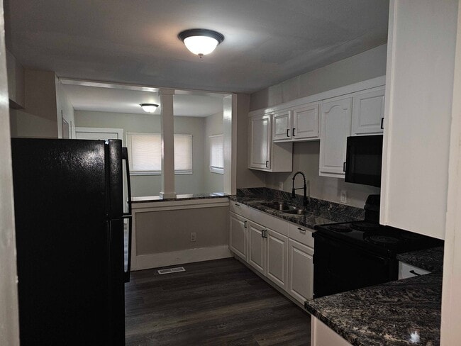 Photo - 1808 Holman St
