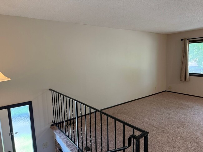 Photo - Awesome 3 bed unit
