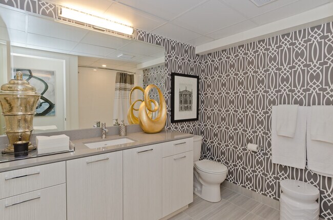 Photo - Centre Pointe West