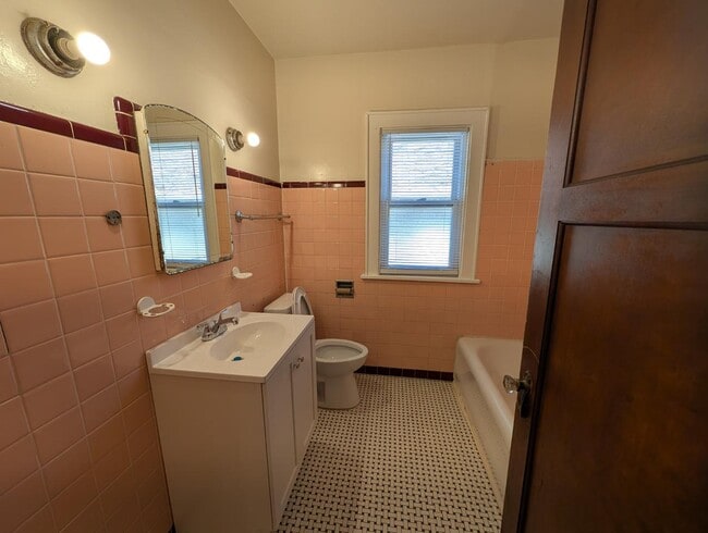 Photo - 3215 N 53rd St