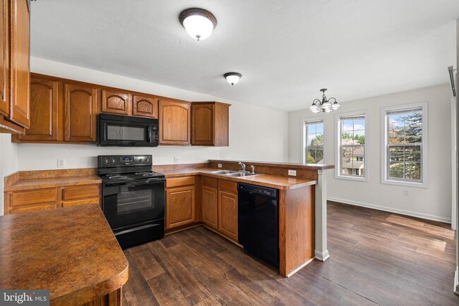 Photo - 22 Shady Tree Ct