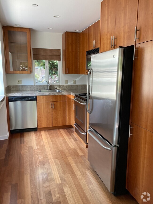 Building Photo - 335 Willow Ave Unit 2 Rental