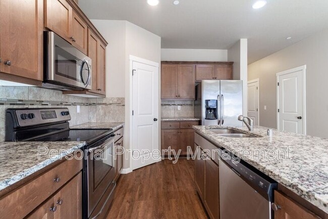 Building Photo - 7613 NE 31st Cir Rental