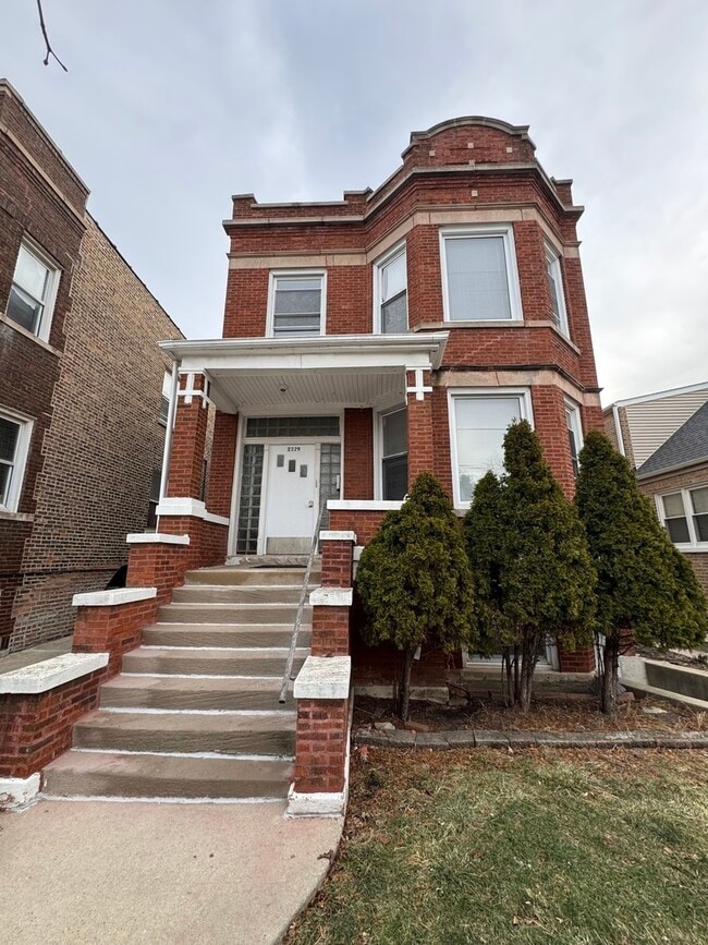 Building Photo - 2329 S Austin Blvd Unit 2