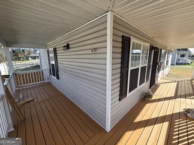 Photo - 629 Hanson St