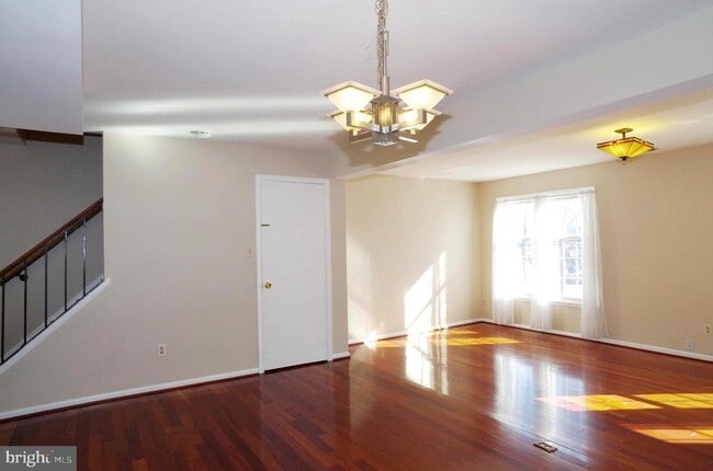 Photo - 4492 Ruggles Ct