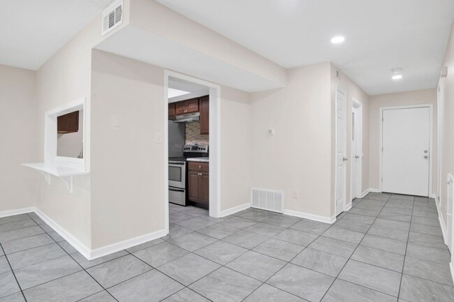 Photo - 3 bed 2.5 bath Townhome in West Pensacola