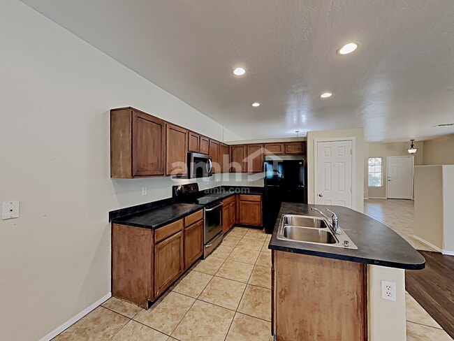 Photo - 850 W Vineyard Plains Dr