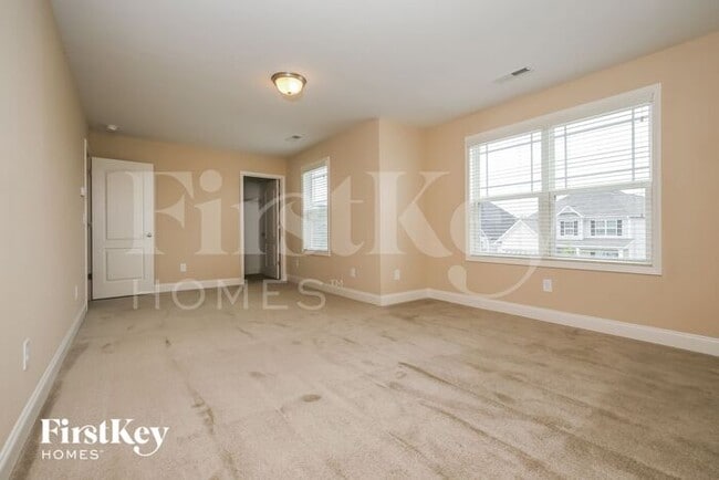 Photo - 732 Breeders Cup Dr