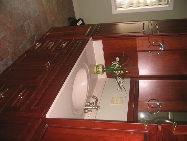 Photo - 1708 Kildahl Ave