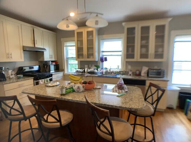 Photo - 24 Greenleaf Ave Unidad 2