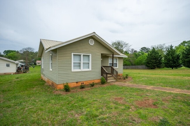 Photo - Incredible Value in Sylacauga – Appliances Included & Move-In Ready!