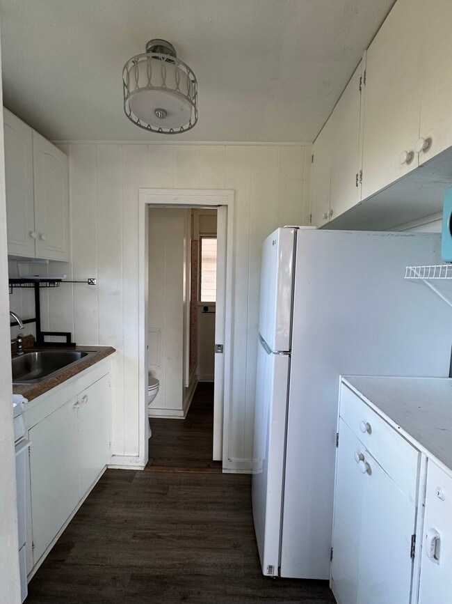 Photo - 1001 Belser St