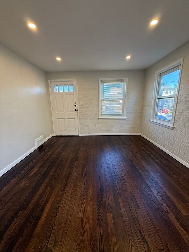 Photo - 520 Purce St