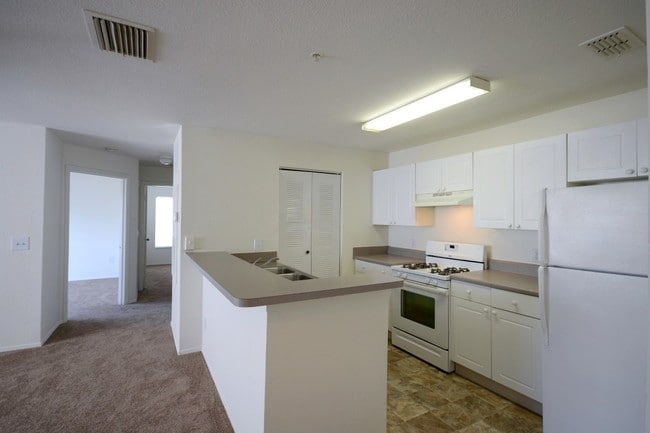 Photo - Oak Glen Apartments