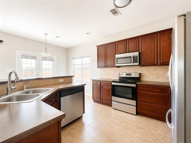 Photo - 127 Castleridge Dr