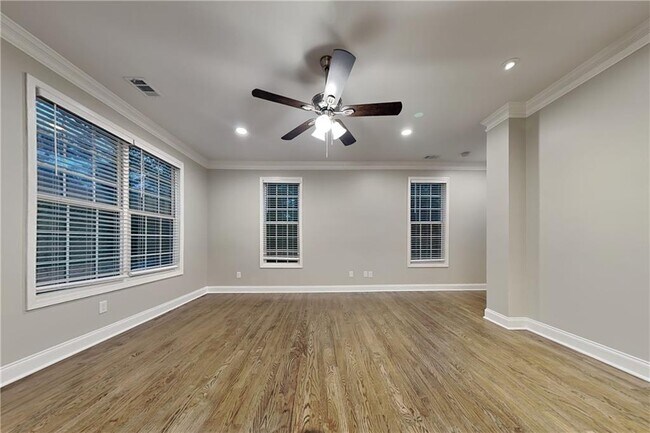 Photo - 4915 Wycliffe Dr SW