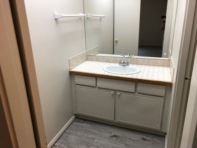 Photo - Americana Apartments