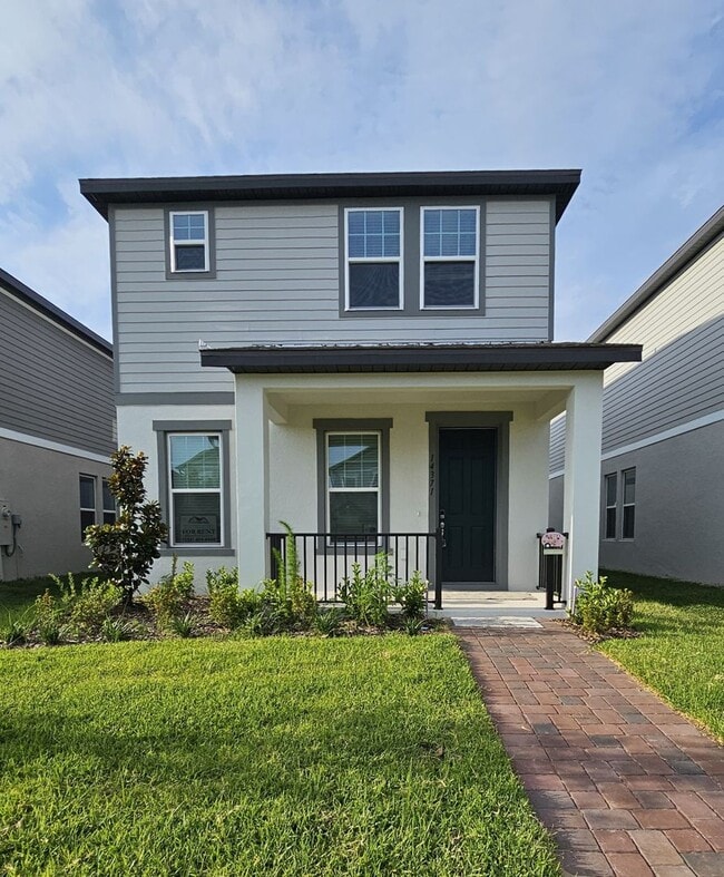 Building Photo - Coming Soon! Beautiful and Spacious 3 bedroom 2 bath Townhome With a Split Floor Plan in Winter G...