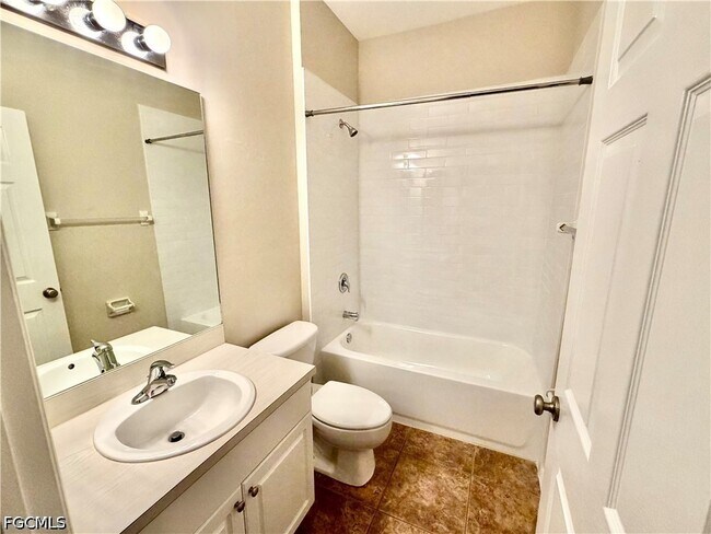 Photo - 1466 Argyle Dr