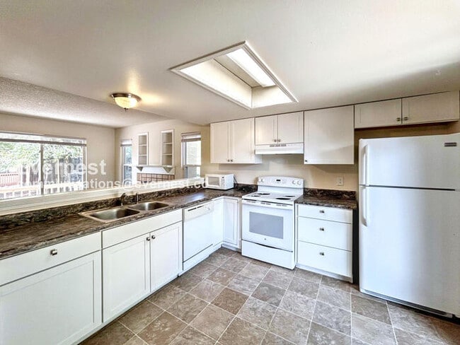 Photo - 1985 Mineola Ct