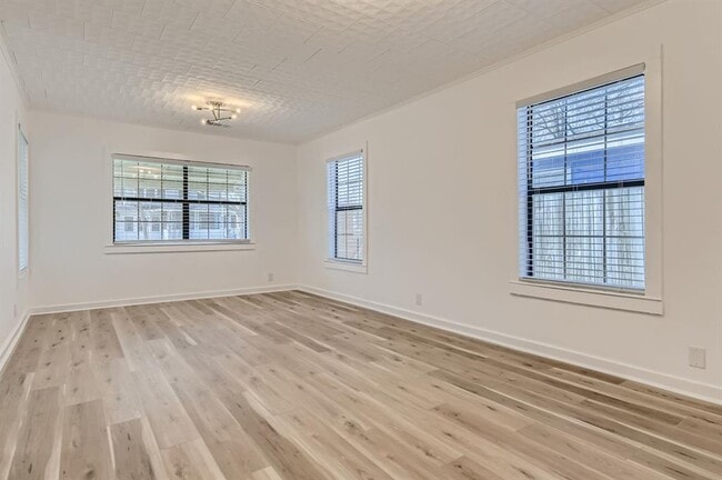 Photo - 902 Hackberry St