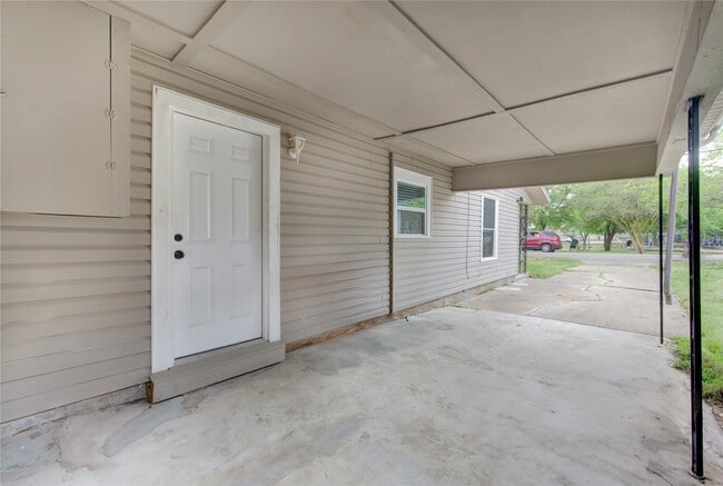 Photo - 4545 Bricker St