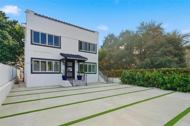 1590 NW 38th St Unidad 1