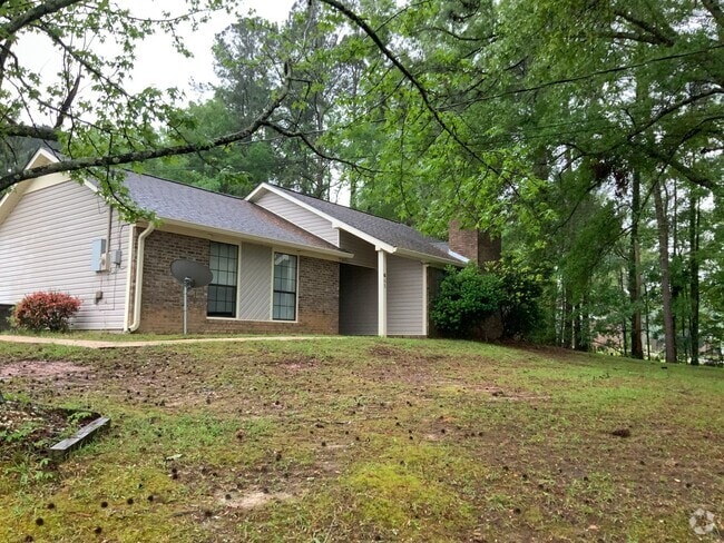 Building Photo - 601 Iroquios Rental