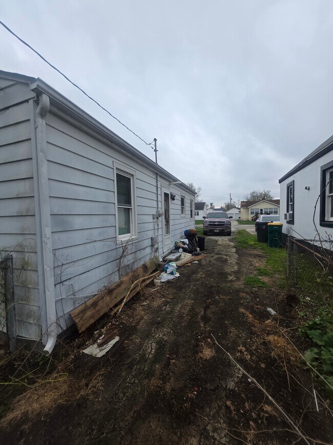 Photo - 1828 W Leafland Ave