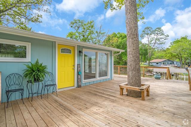 Building Photo - 230 Shady Shores Dr Rental