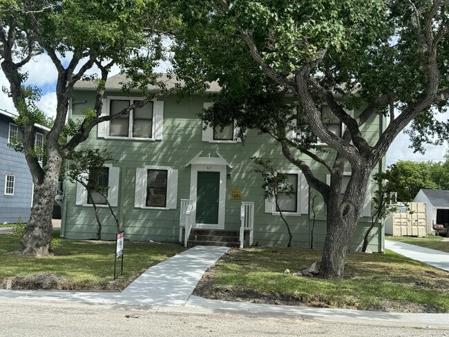 Building Photo - 817 Ohio Ave Unit 4