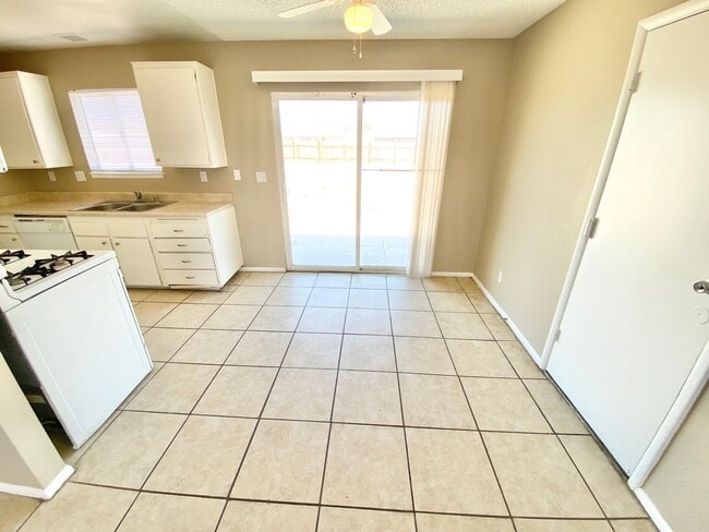 Photo - Charming 2 Bedroom, 2 Bathroom Home Close to Nellis Air Force Base