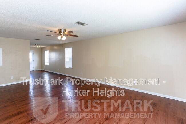 Photo - 3103 Courtney Ln