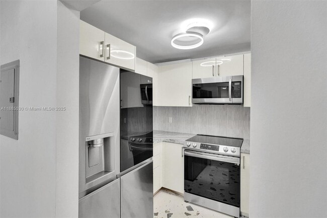 Photo - 3527 NE 168th St Unidad 307