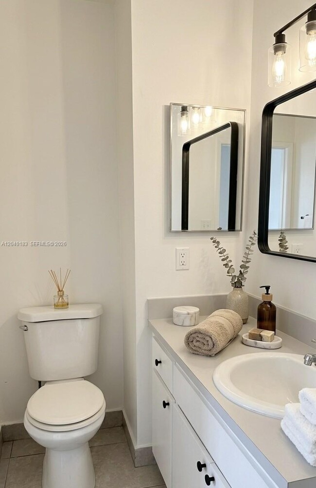 Building Photo - 20825 NE 8th Ct Unit 202-19