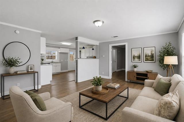 Photo - 308 Lamm St