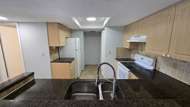 Photo - 9066 W Atlantic Blvd Unidad 436