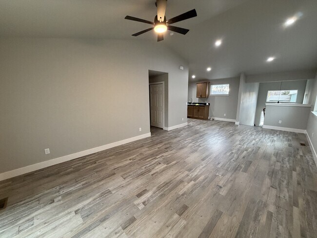 Photo - 1331 Lynn Ave