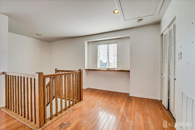 Photo - 3004 Jesse Way