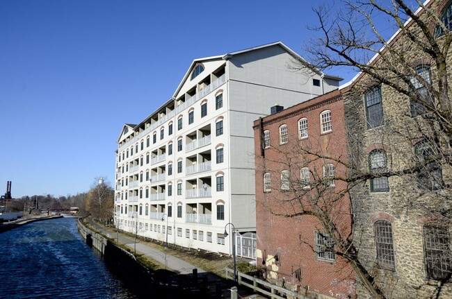 Building Photo - Live the Manayunk lifestyle you’ve been dr... Rental