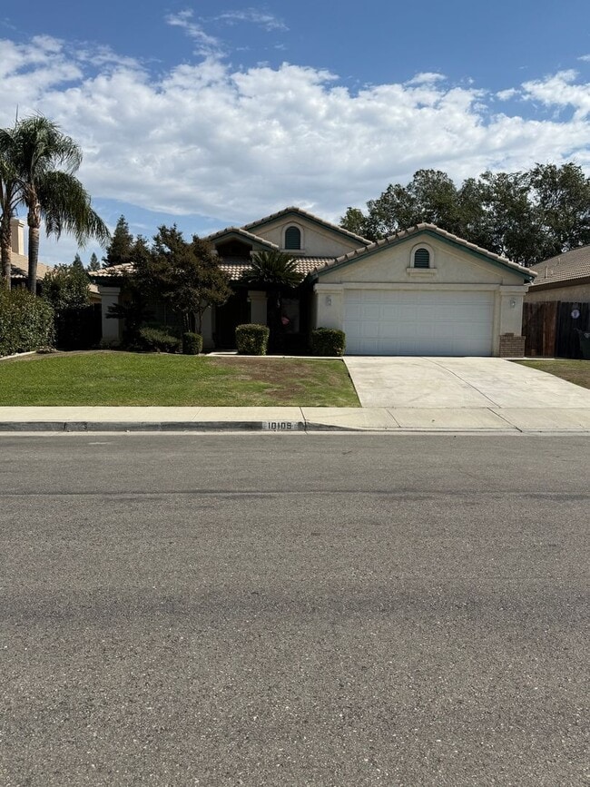 Building Photo - 10109 Bay Colony Dr