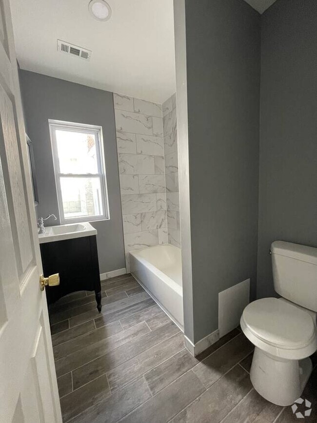 Building Photo - 520 N 53rd St Rental