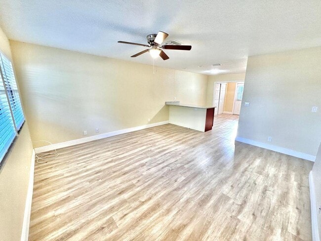 Photo - 4875 Orlando Ave