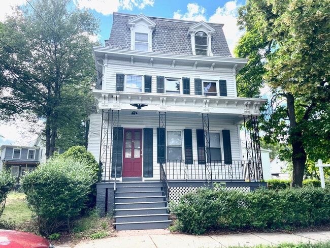 Building Photo - 88 E Pearl St Unit 1st flr Rental