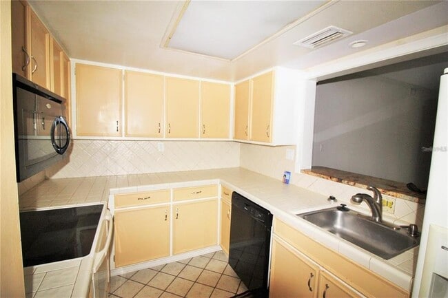 Photo - 200 Maitland Ave Unit 1
