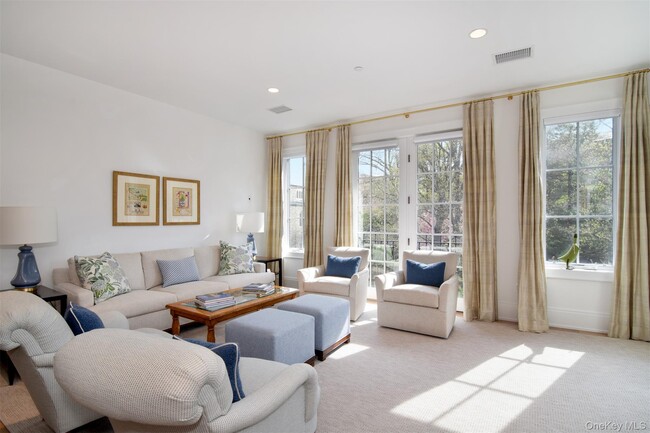 Photo - 15 Kensington Rd Unit 303