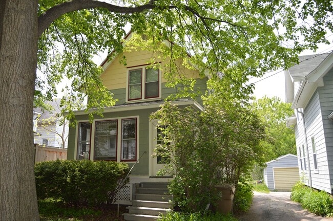 Building Photo - 418 S Orchard St Unit 1