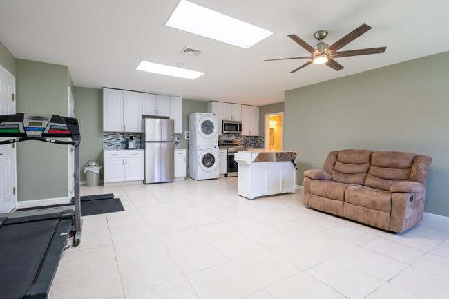 Photo - 201 Brewster Rd Apartments